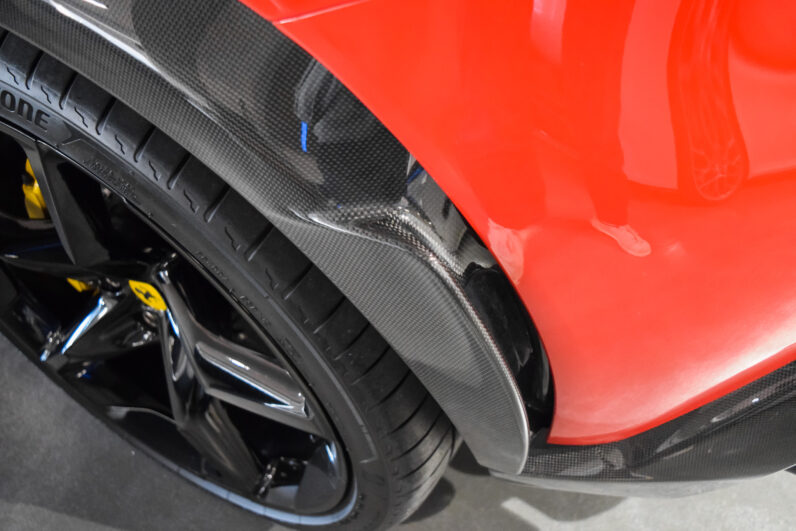 Ferrari Purosangue lleno