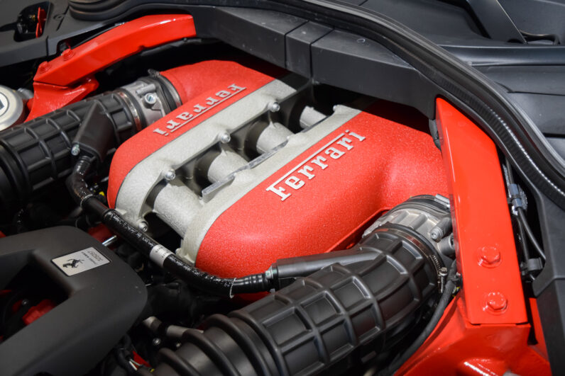 Ferrari Purosangue lleno