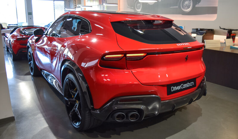 Ferrari Purosangue lleno