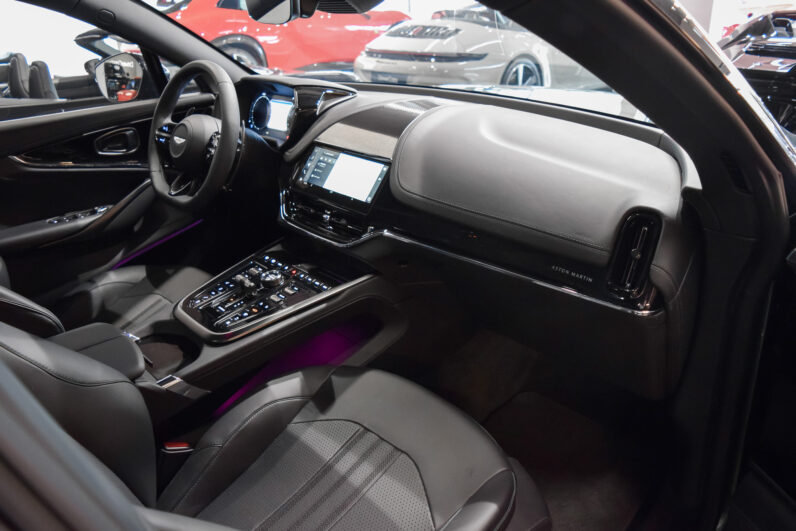 Aston Martin DBX 707 lleno