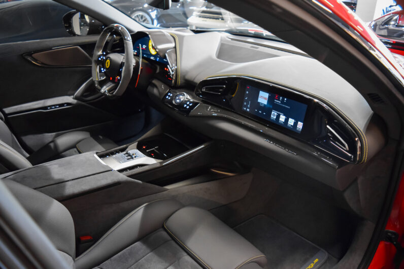 Ferrari Purosangue lleno