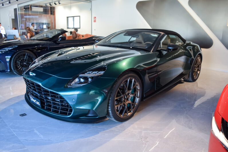 Aston Martin Vanquish Volante lleno
