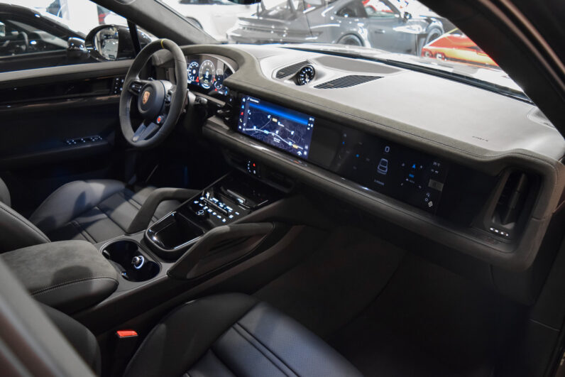 Porsche Cayenne Coupé Turbo E-Hybrid GT lleno