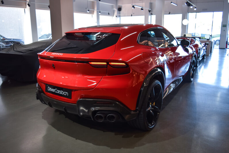 Ferrari Purosangue lleno