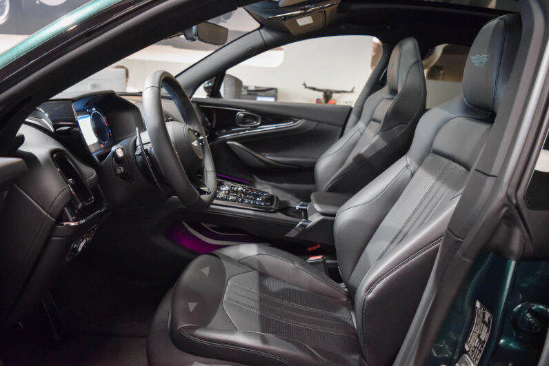 Aston Martin DBX 707 lleno