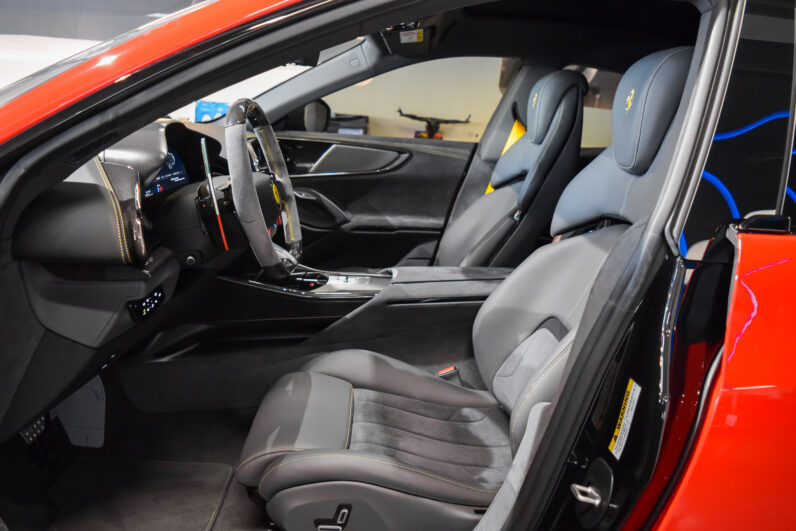 Ferrari Purosangue lleno