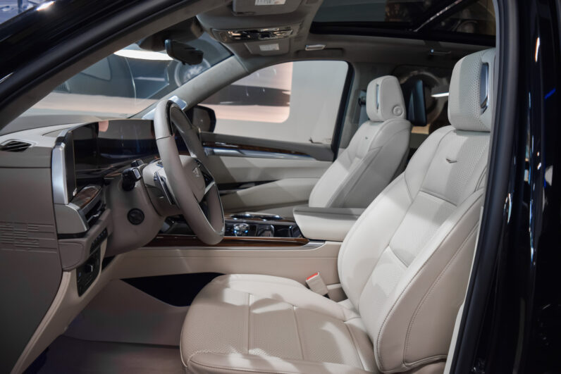 Cadillac Escalade 6.2 V8 Platinum Sport ESV lleno