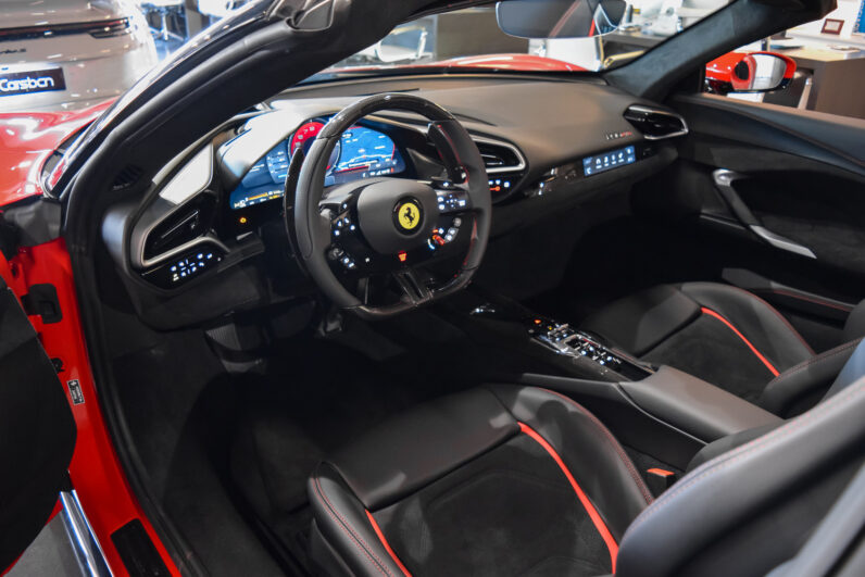 Ferrari 296 GTS lleno