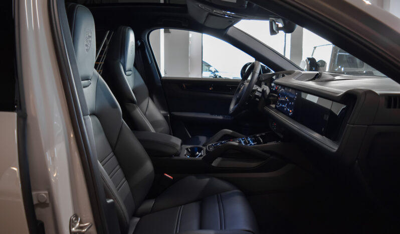 Porsche Cayenne Coupé E-Hybrid Black Edition lleno