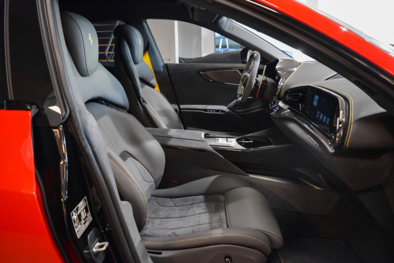 Ferrari Purosangue lleno