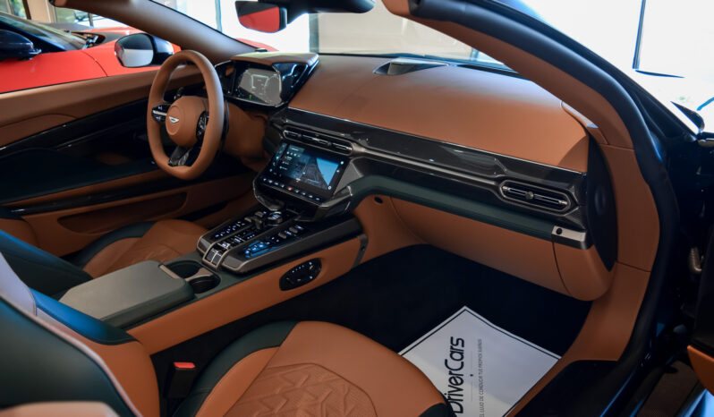 Aston Martin Vanquish Volante lleno
