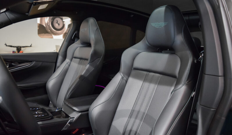 Aston Martin DBX 707 lleno