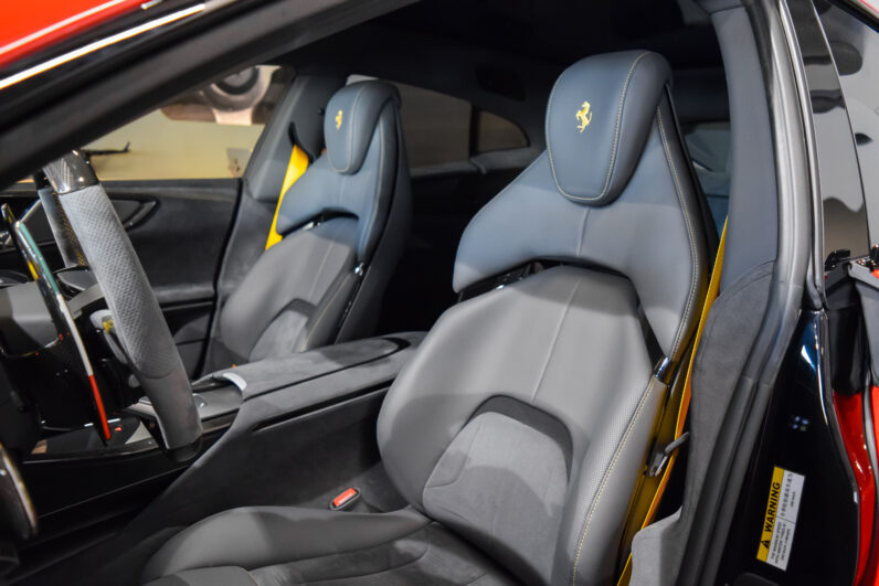 Ferrari Purosangue lleno
