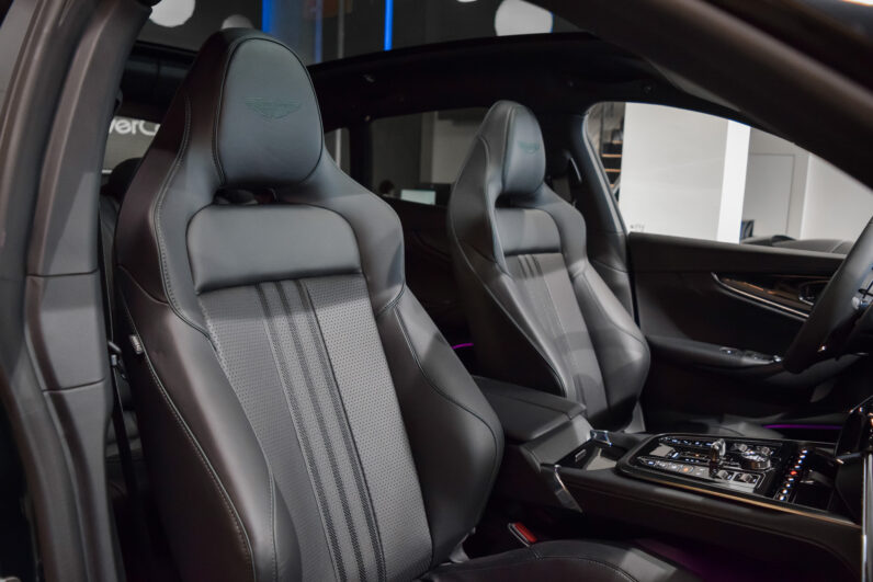 Aston Martin DBX 707 lleno
