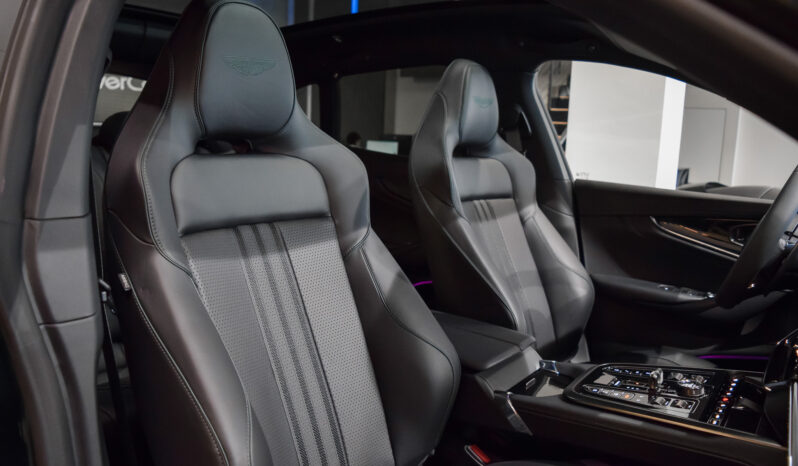 Aston Martin DBX 707 lleno