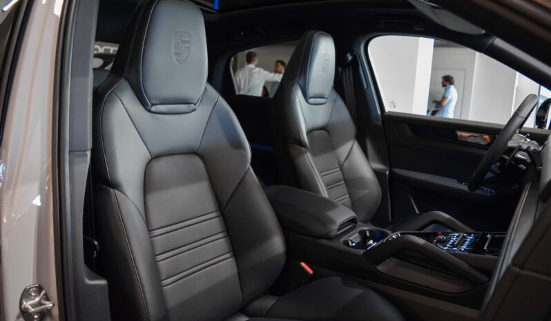 Porsche Cayenne Coupé E-Hybrid Black Edition lleno