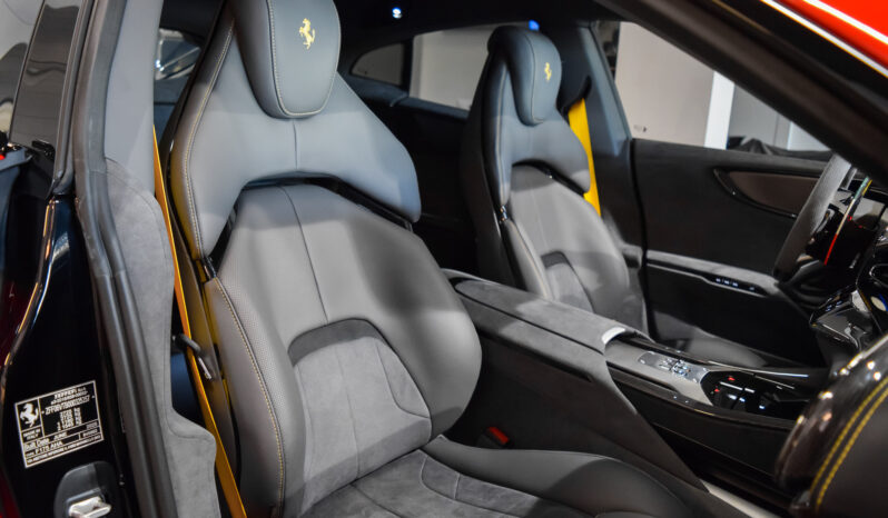 Ferrari Purosangue lleno