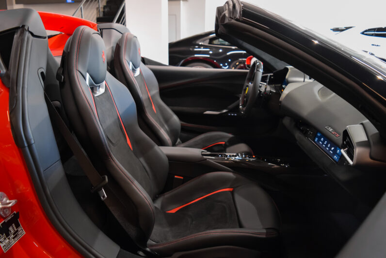 Ferrari 296 GTS lleno