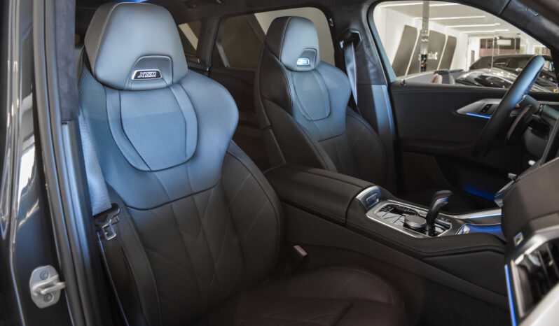 BMW XM 50e lleno