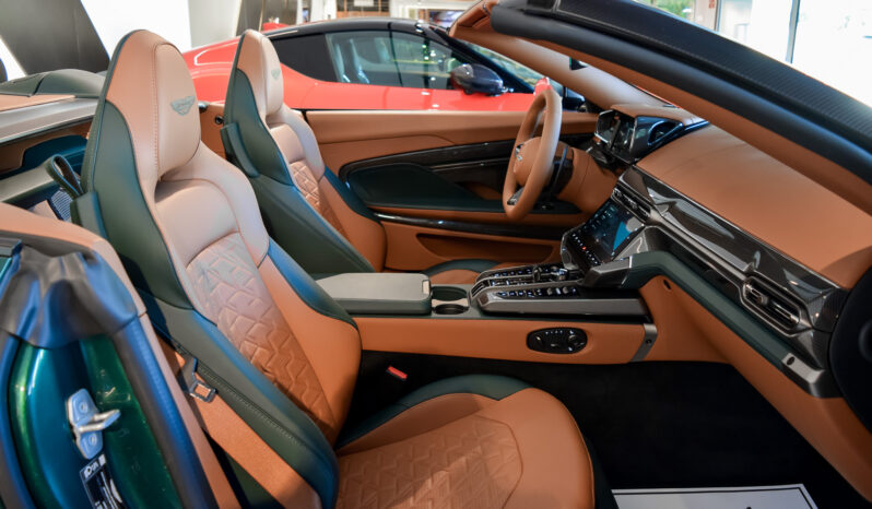 Aston Martin Vanquish Volante lleno