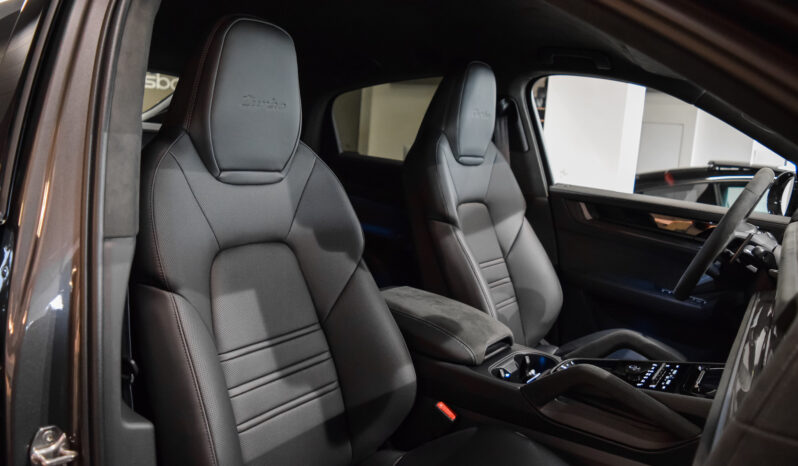 Porsche Cayenne Coupé Turbo E-Hybrid GT lleno