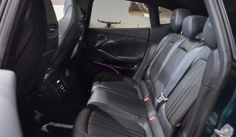 Aston Martin DBX 707 lleno