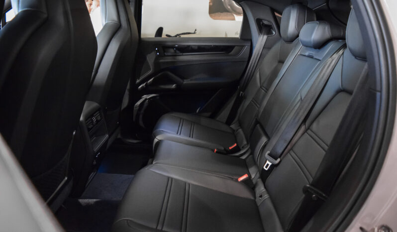 Porsche Cayenne Coupé E-Hybrid Black Edition lleno
