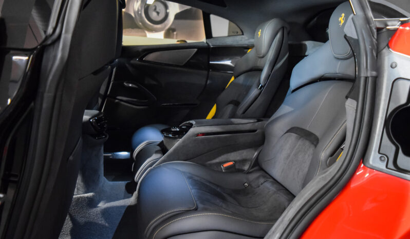 Ferrari Purosangue lleno
