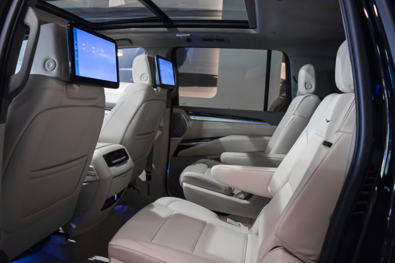 Cadillac Escalade 6.2 V8 Platinum Sport ESV lleno