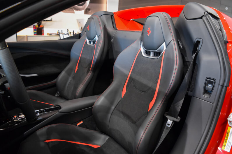 Ferrari 296 GTS lleno