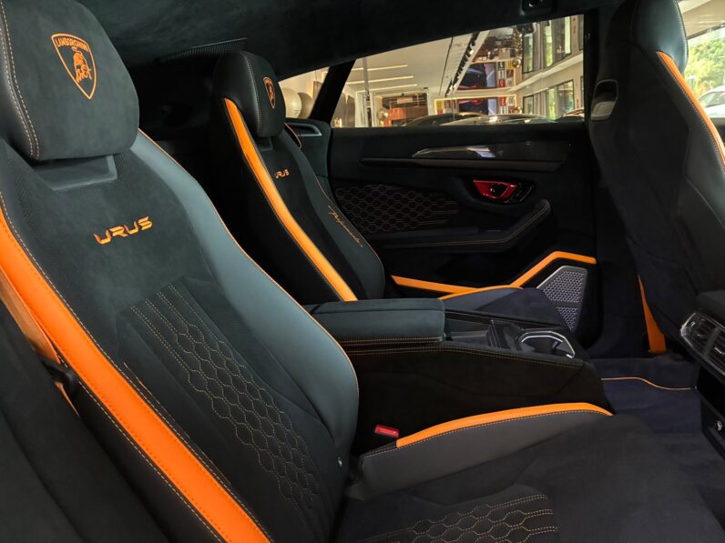 Lamborghini Urus Performante lleno