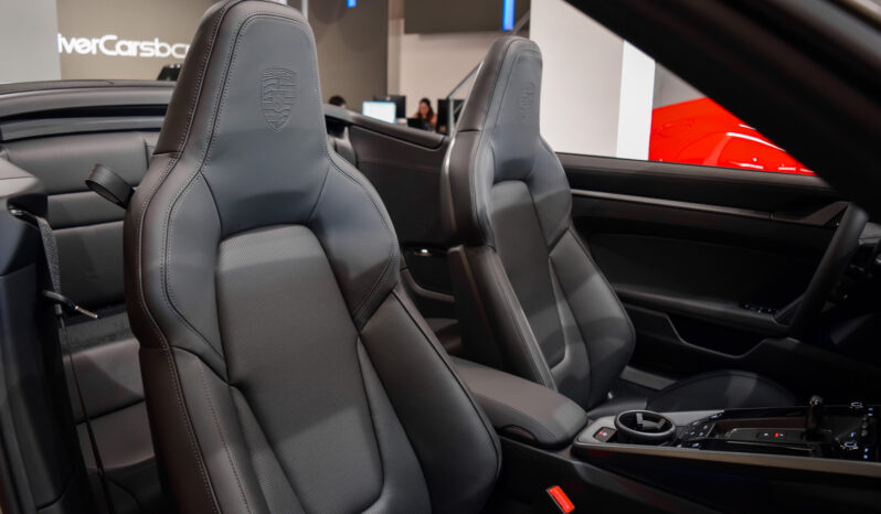 Porsche 911 Carrera 4 S Cabrio lleno