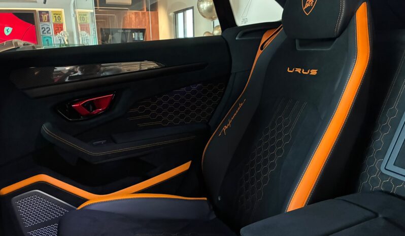 Lamborghini Urus Performante lleno