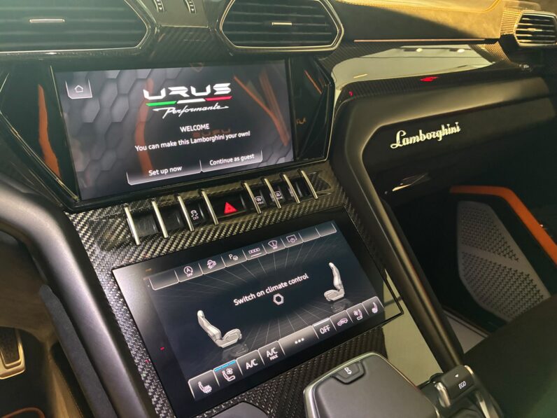 Lamborghini Urus Performante lleno