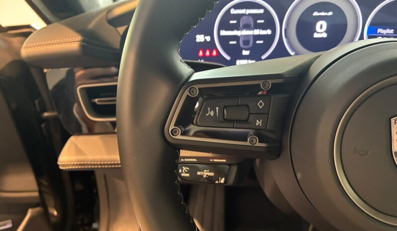 Porsche Taycan Turbo S lleno