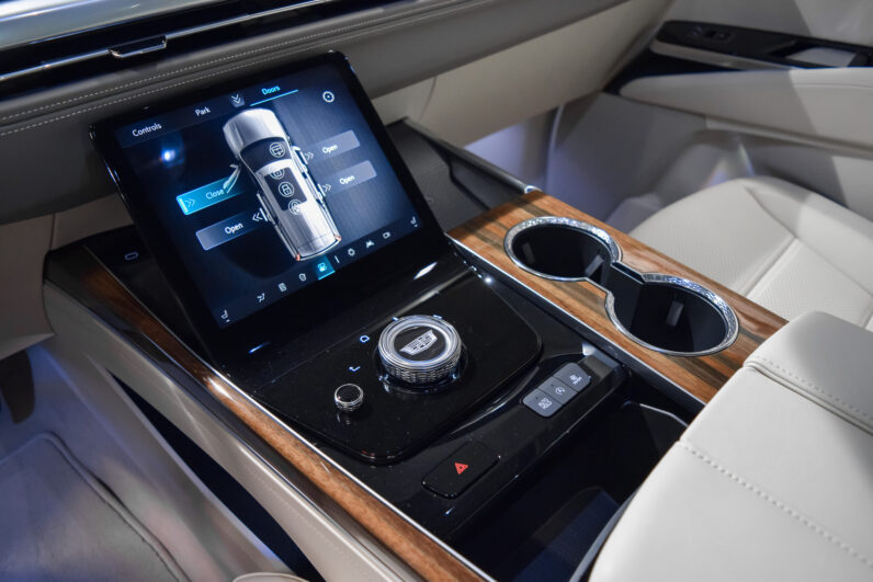 Cadillac Escalade 6.2 V8 Platinum Luxury SWB lleno