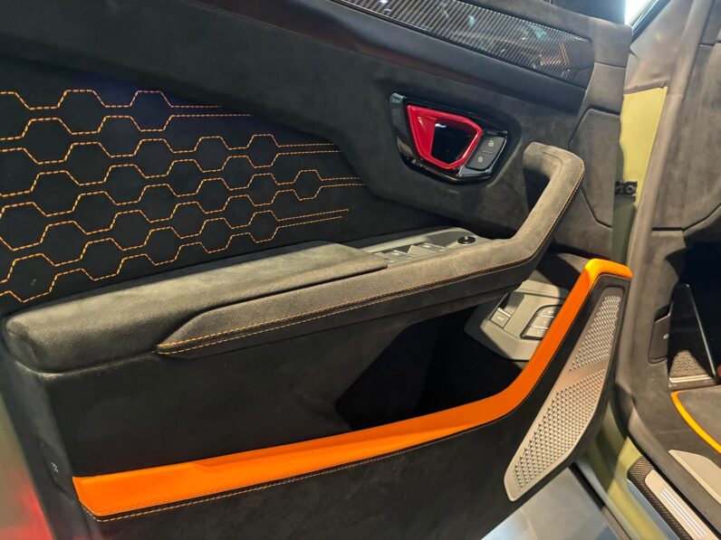 Lamborghini Urus Performante lleno