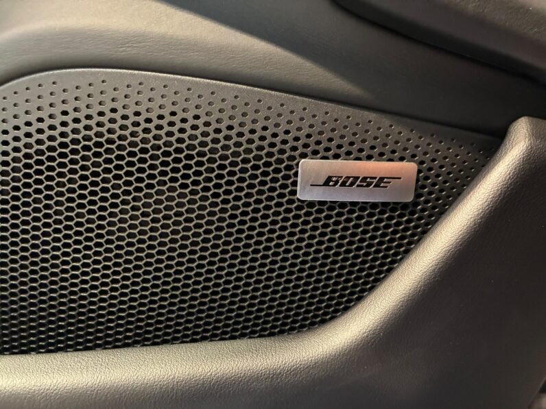 Porsche Taycan Turbo S lleno