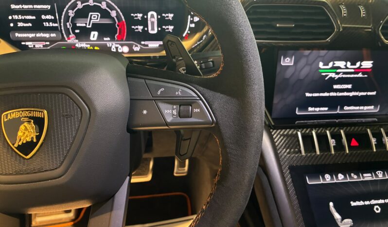 Lamborghini Urus Performante lleno