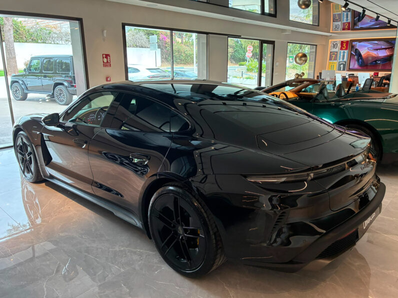 Porsche Taycan Turbo S lleno
