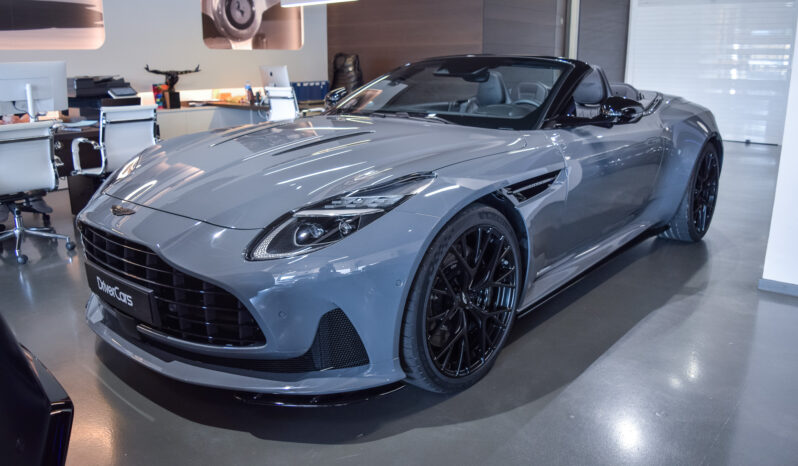 Aston Martin DB12 Volante lleno
