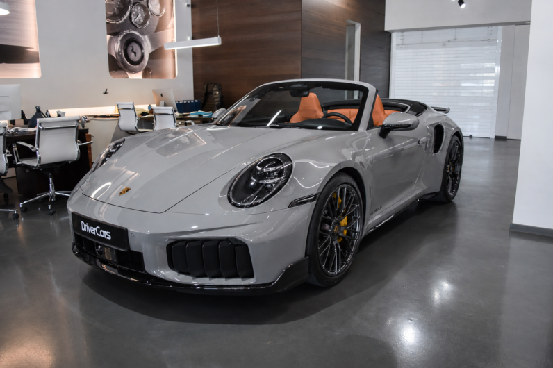 Porsche 911 Turbo S Cabriolet lleno