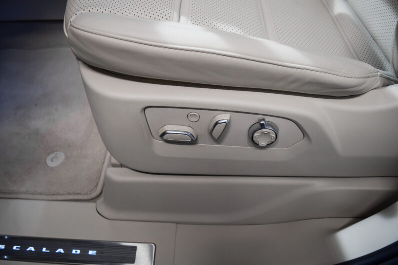 Cadillac Escalade 6.2 V8 Platinum Luxury SWB lleno