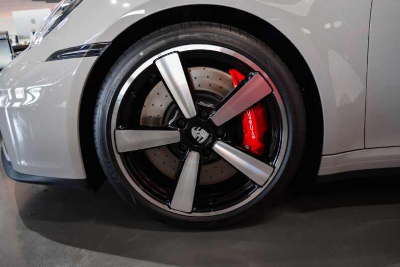 Porsche 911 Carrera 4 S Cabrio lleno