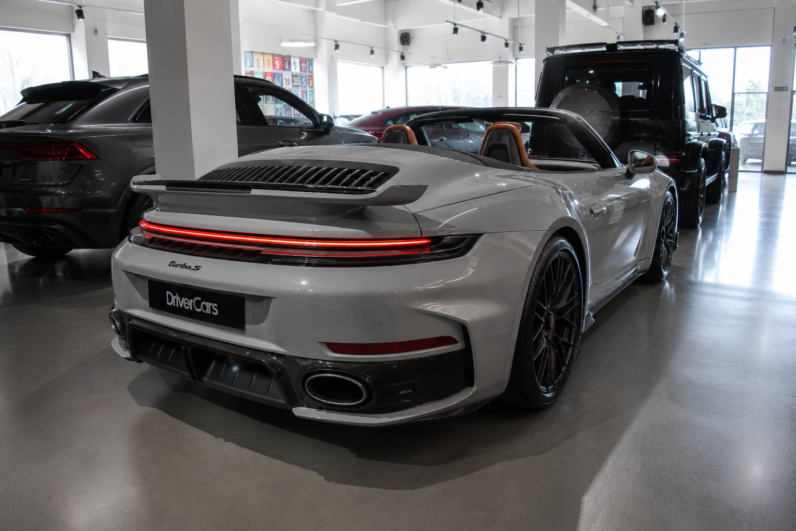 Porsche 911 Turbo S Cabriolet lleno