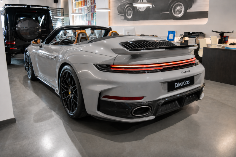 Porsche 911 Turbo S Cabriolet lleno