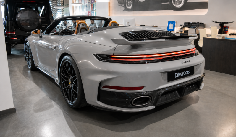 Porsche 911 Turbo S Cabriolet lleno
