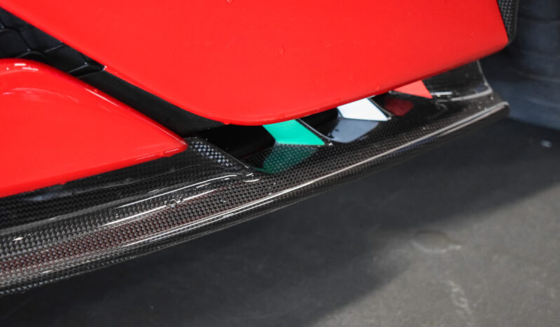 Ferrari SF90 Stradale lleno