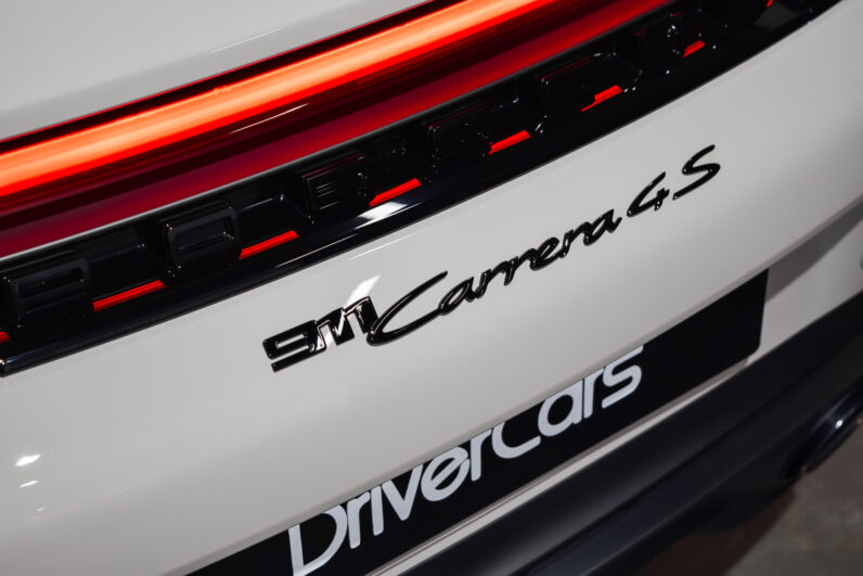Porsche 911 Carrera 4 S Cabrio lleno