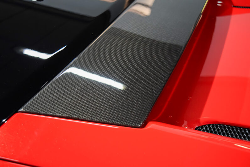 Ferrari SF90 Stradale lleno